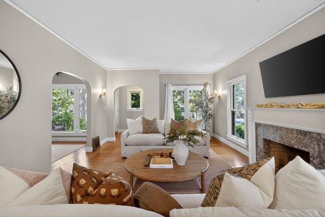 721 38th St, Sacramento, CA 95816