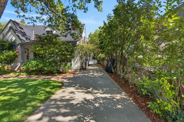 721 38th St, Sacramento, CA 95816