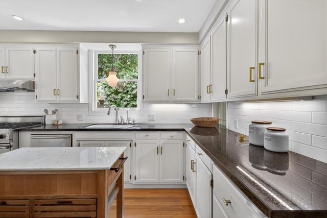 721 38th St, Sacramento, CA 95816