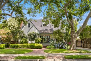 721 38th St, Sacramento, CA 95816