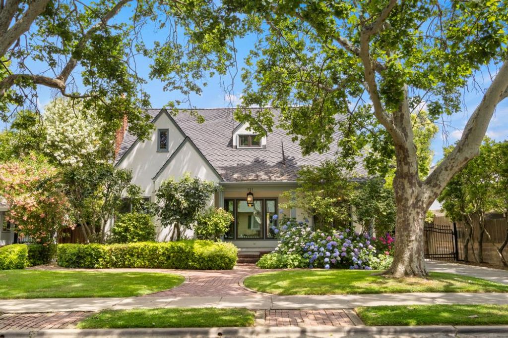 721 38th St, Sacramento, CA 95816