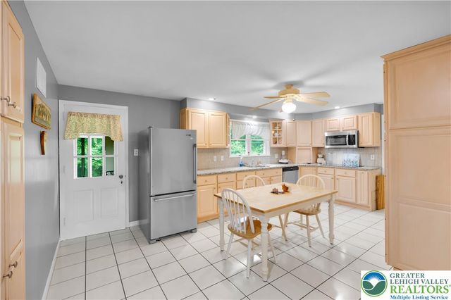 1000 Wedgewood Road, Hanover Twp, PA 18017