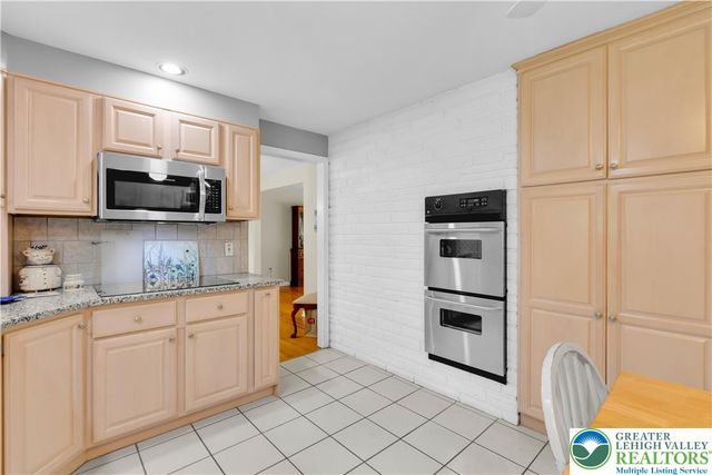 1000 Wedgewood Road, Hanover Twp, PA 18017