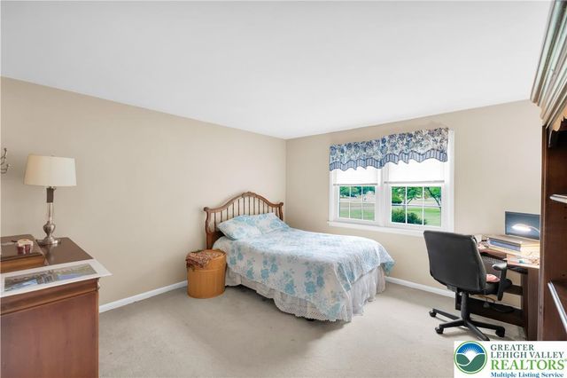 1000 Wedgewood Road, Hanover Twp, PA 18017