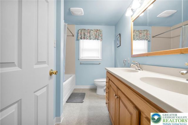 1000 Wedgewood Road, Hanover Twp, PA 18017