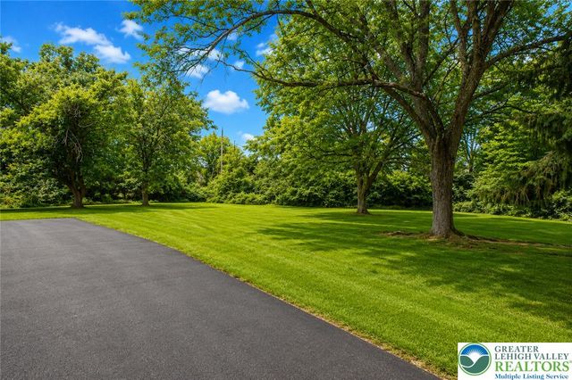 1000 Wedgewood Road, Hanover Twp, PA 18017