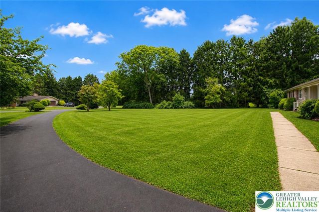 1000 Wedgewood Road, Hanover Twp, PA 18017