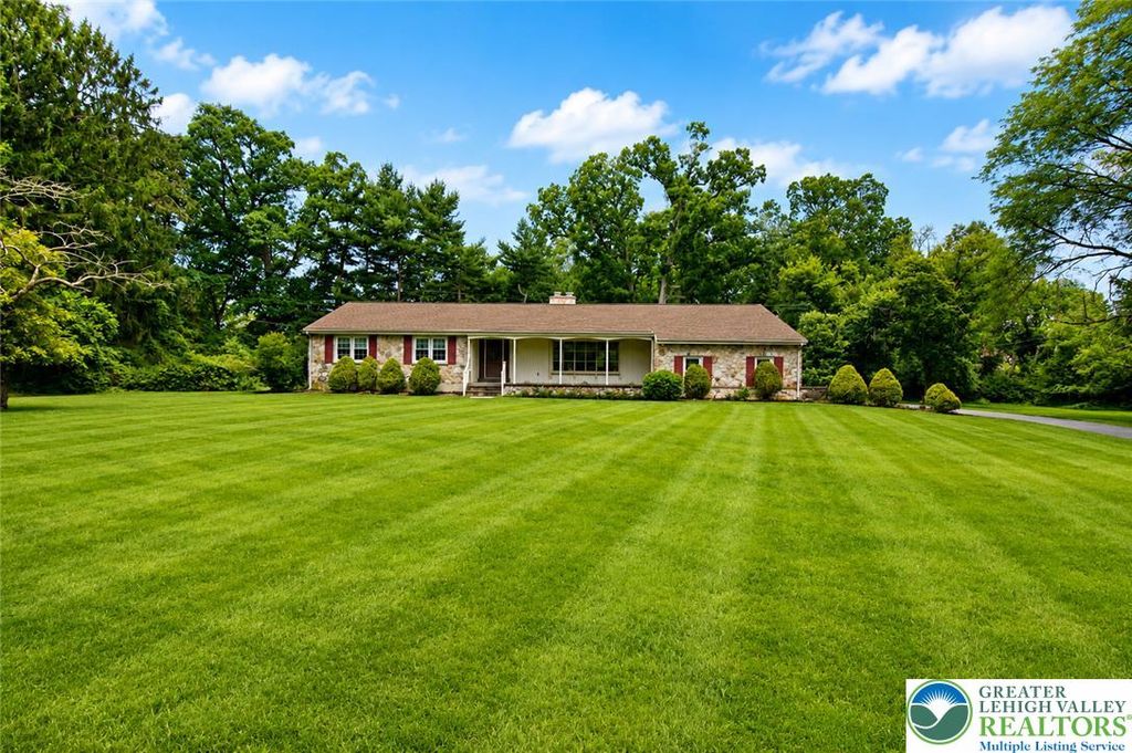 1000 Wedgewood Road, Hanover Twp, PA 18017