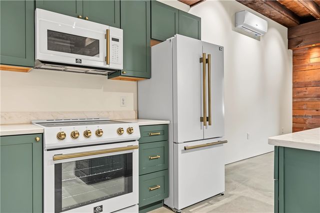 905 North Main Street 101, Providence, RI 02903