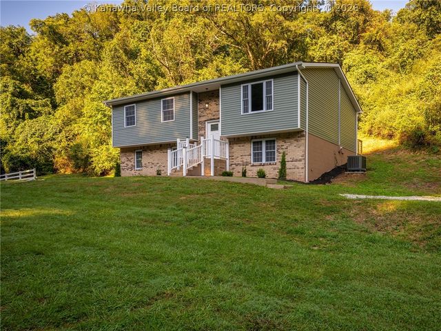 3611 Cyrus Creek Road, Barboursville, WV 25504