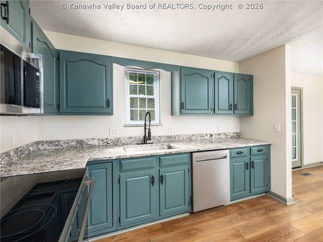 3611 Cyrus Creek Road, Barboursville, WV 25504