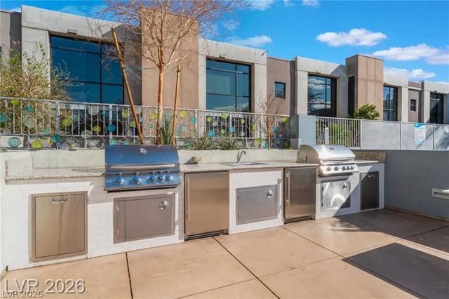 353 East Bonneville Avenue 555, Las Vegas, NV 89101