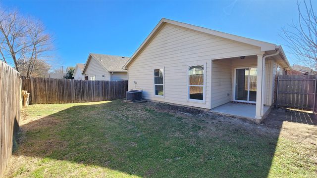 2201 Sweetwood Drive, Fort Worth, TX 76131