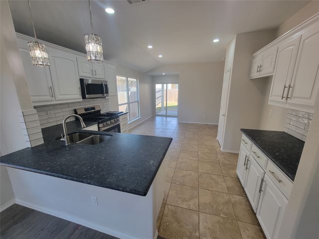 2201 Sweetwood Drive, Fort Worth, TX 76131