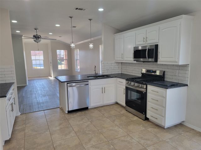 2201 Sweetwood Drive, Fort Worth, TX 76131