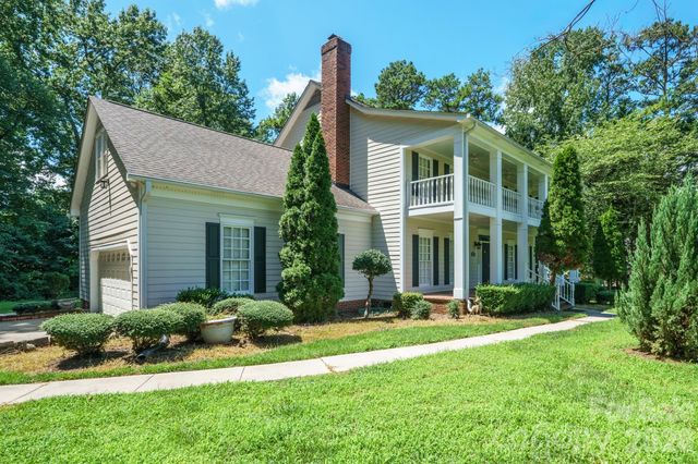 7000 Hollow Oak Drive, Charlotte, NC 28227