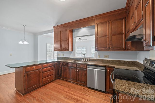 7000 Hollow Oak Drive, Charlotte, NC 28227