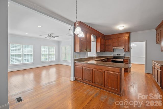 7000 Hollow Oak Drive, Charlotte, NC 28227