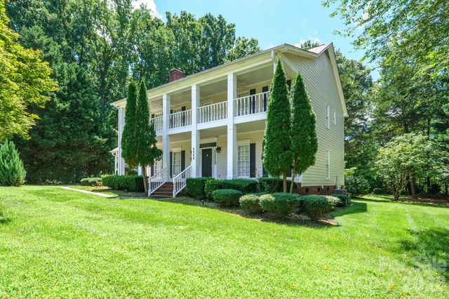 7000 Hollow Oak Drive, Charlotte, NC 28227