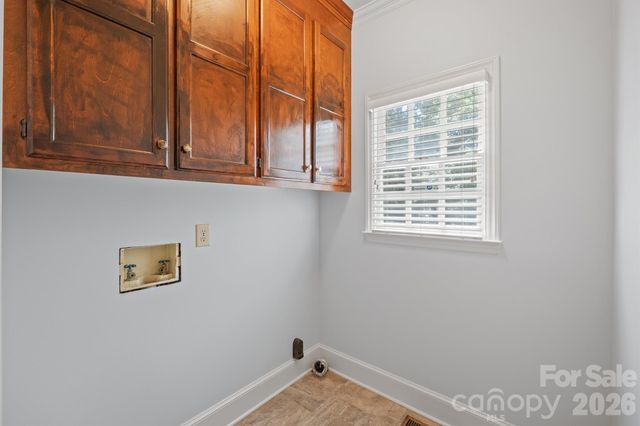 7000 Hollow Oak Drive, Charlotte, NC 28227