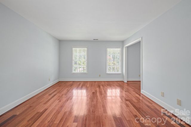 7000 Hollow Oak Drive, Charlotte, NC 28227