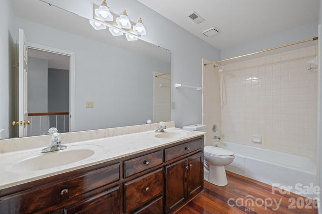 7000 Hollow Oak Drive, Charlotte, NC 28227