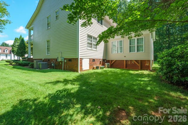 7000 Hollow Oak Drive, Charlotte, NC 28227