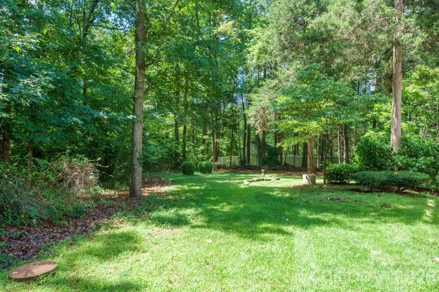 7000 Hollow Oak Drive, Charlotte, NC 28227