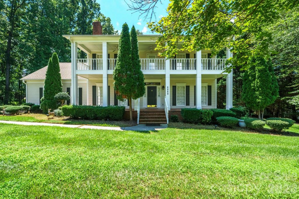 7000 Hollow Oak Drive, Charlotte, NC 28227