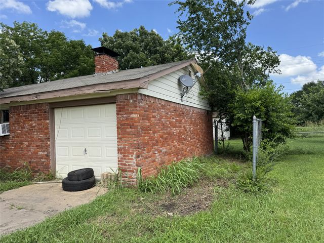 3041 Monroe Street, Commerce, TX 75428