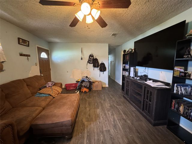 3041 Monroe Street, Commerce, TX 75428