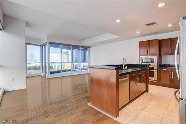 4575 DEAN MARTIN Drive 1212, Las Vegas, NV 89103