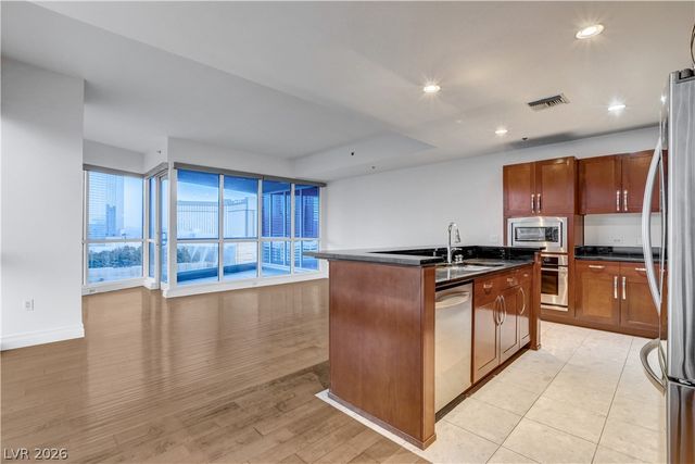 4575 DEAN MARTIN Drive 1212, Las Vegas, NV 89103
