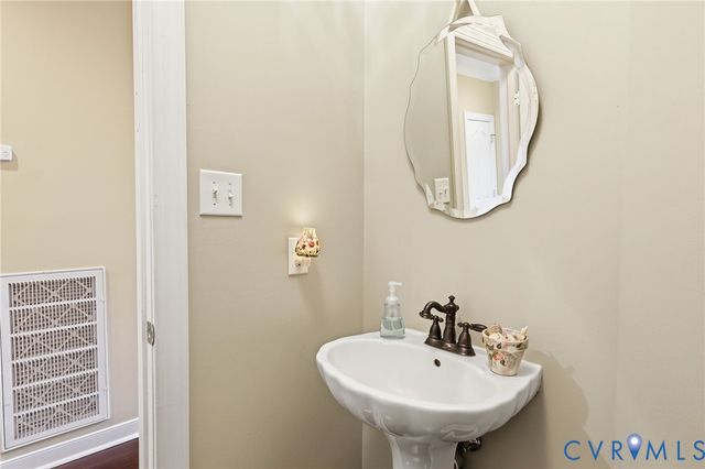 5643 Virginia Park Dr, Providence Forge, VA 23140