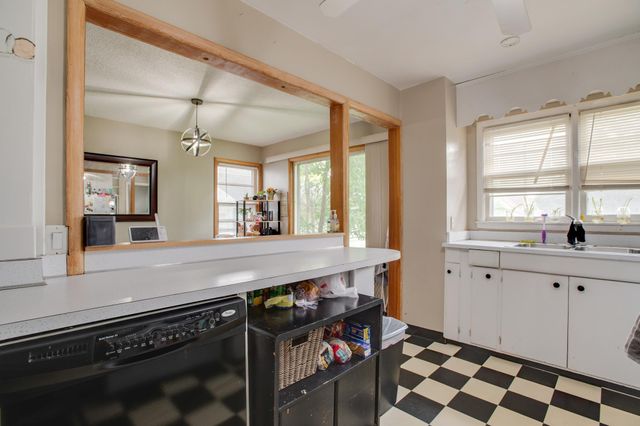 614 16th Street N, Moorhead, MN 56560