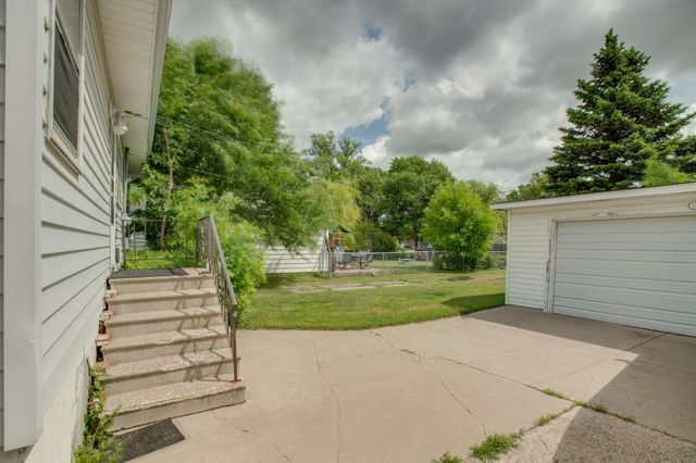 614 16th Street N, Moorhead, MN 56560
