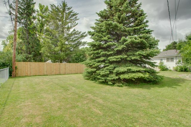 614 16th Street N, Moorhead, MN 56560