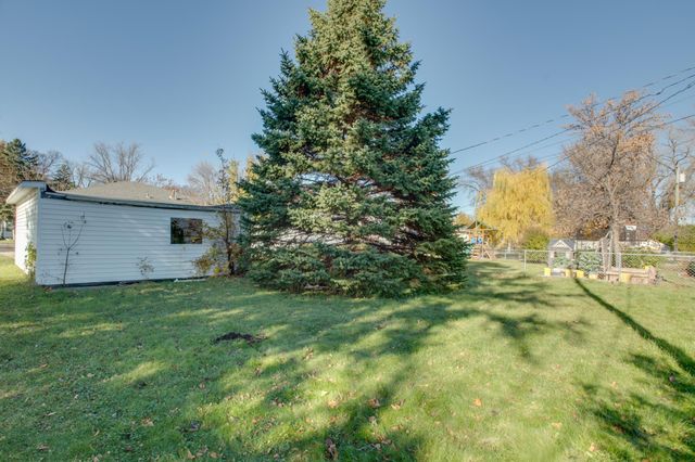614 16th Street N, Moorhead, MN 56560