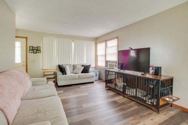 614 16th Street N, Moorhead, MN 56560