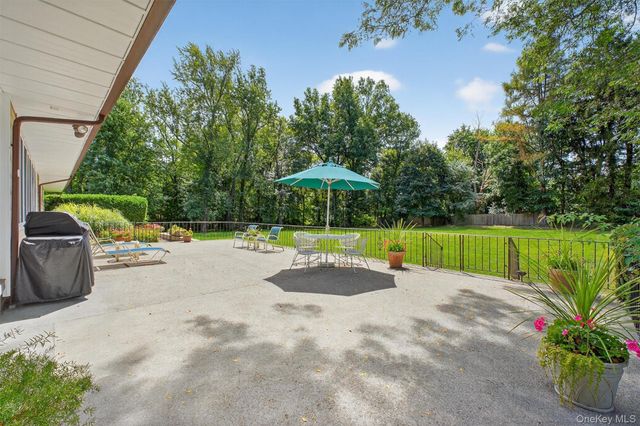 18 Wellesley Place, Fishkill, NY 12524