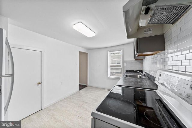 1242 CHESTNUT ST, Marcus Hook, PA 19061