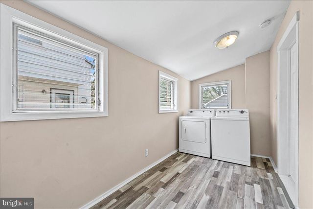 1242 CHESTNUT ST, Marcus Hook, PA 19061