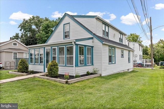 1242 CHESTNUT ST, Marcus Hook, PA 19061