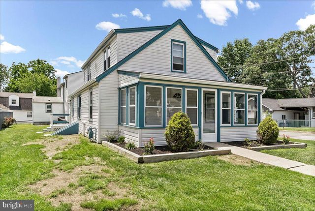 1242 CHESTNUT ST, Marcus Hook, PA 19061