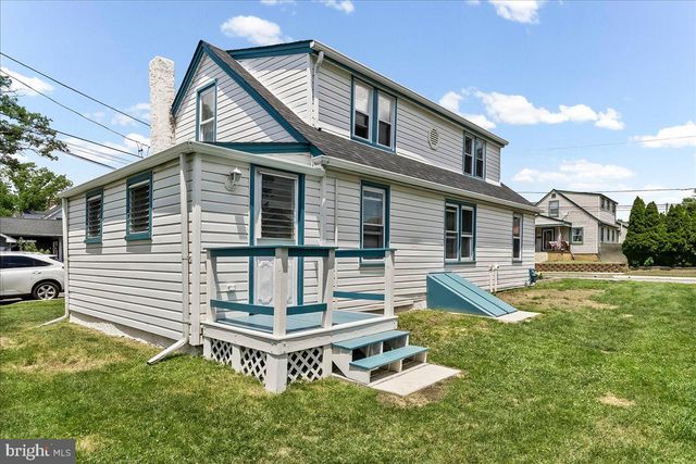 1242 CHESTNUT ST, Marcus Hook, PA 19061