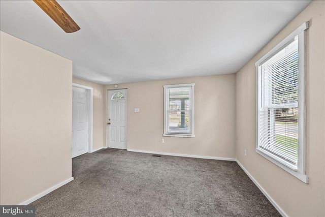 1242 CHESTNUT ST, Marcus Hook, PA 19061
