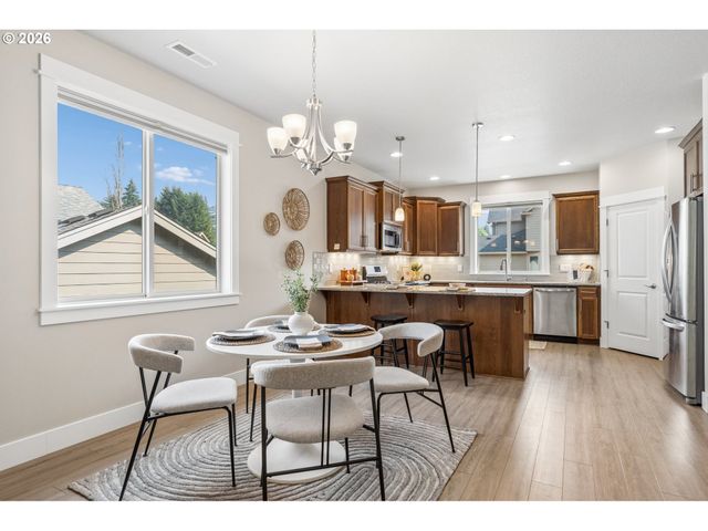 1204 Nw 114TH St, Vancouver, WA 98685