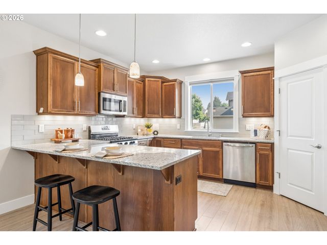 1204 Nw 114TH St, Vancouver, WA 98685