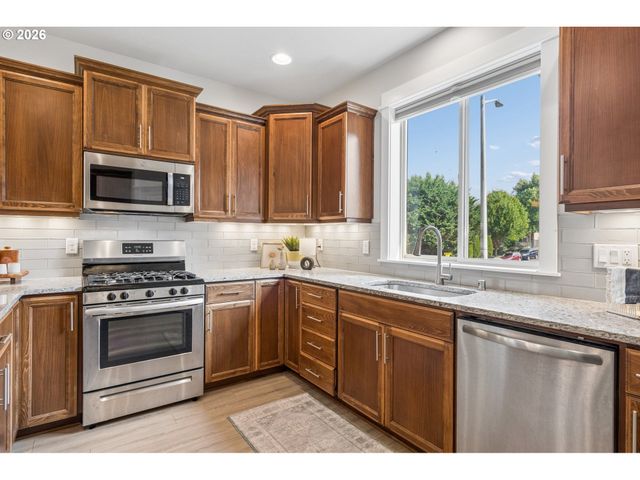 1204 Nw 114TH St, Vancouver, WA 98685
