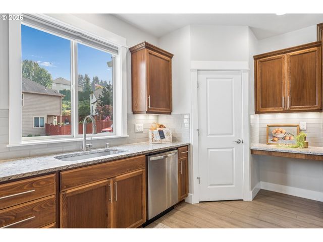 1204 Nw 114TH St, Vancouver, WA 98685